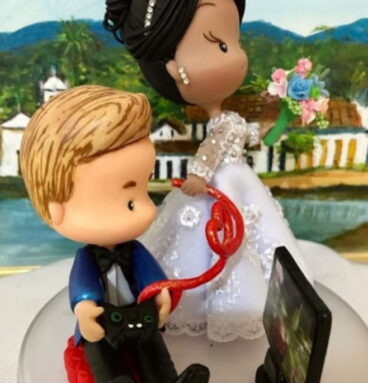 Topo de Bolo de Casamento em Biscuit ( Estilo Fofinho )