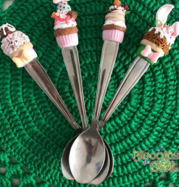 colher-de-pascoa-em-biscuit-pascoa